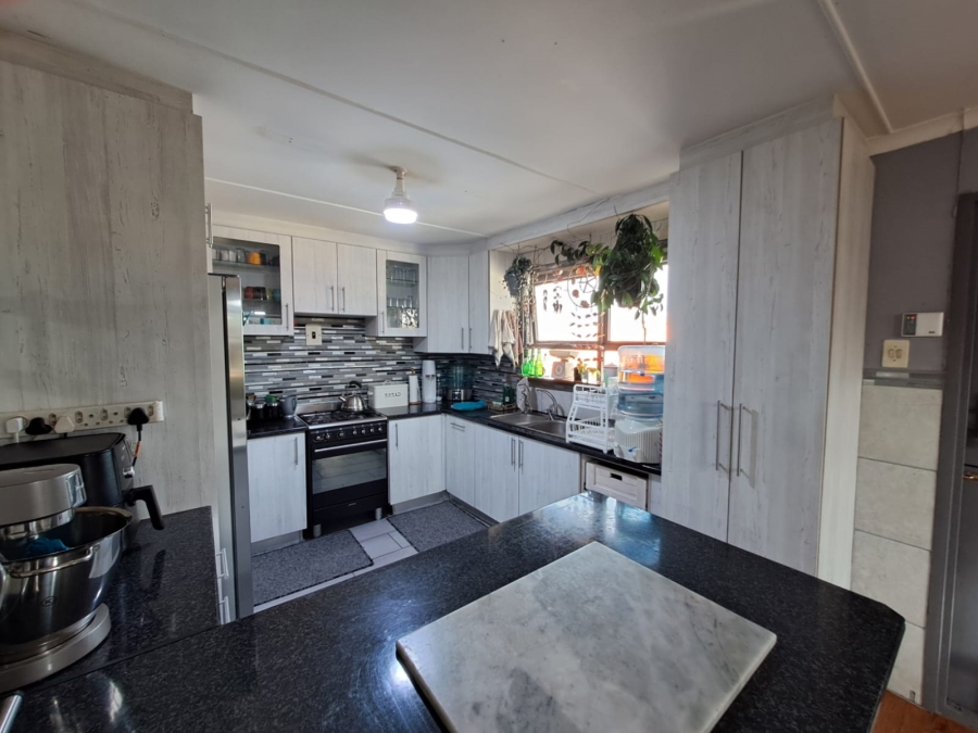 3 Bedroom Property for Sale in Paradise Beach Eastern Cape